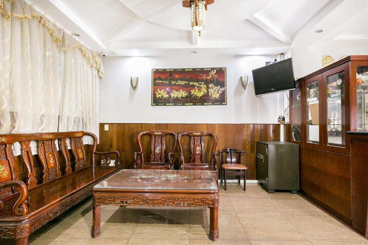 Oyo 369 Minh Anh Hotel Хошимин Экстерьер фото